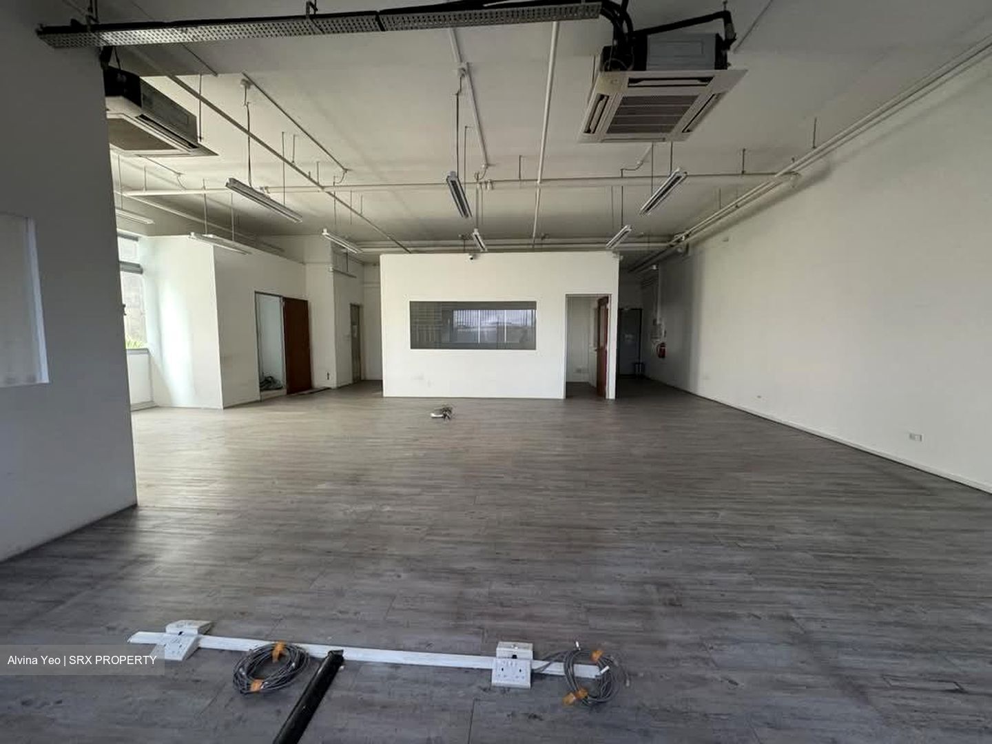 Solstice Business Center (D19), Factory #585382001